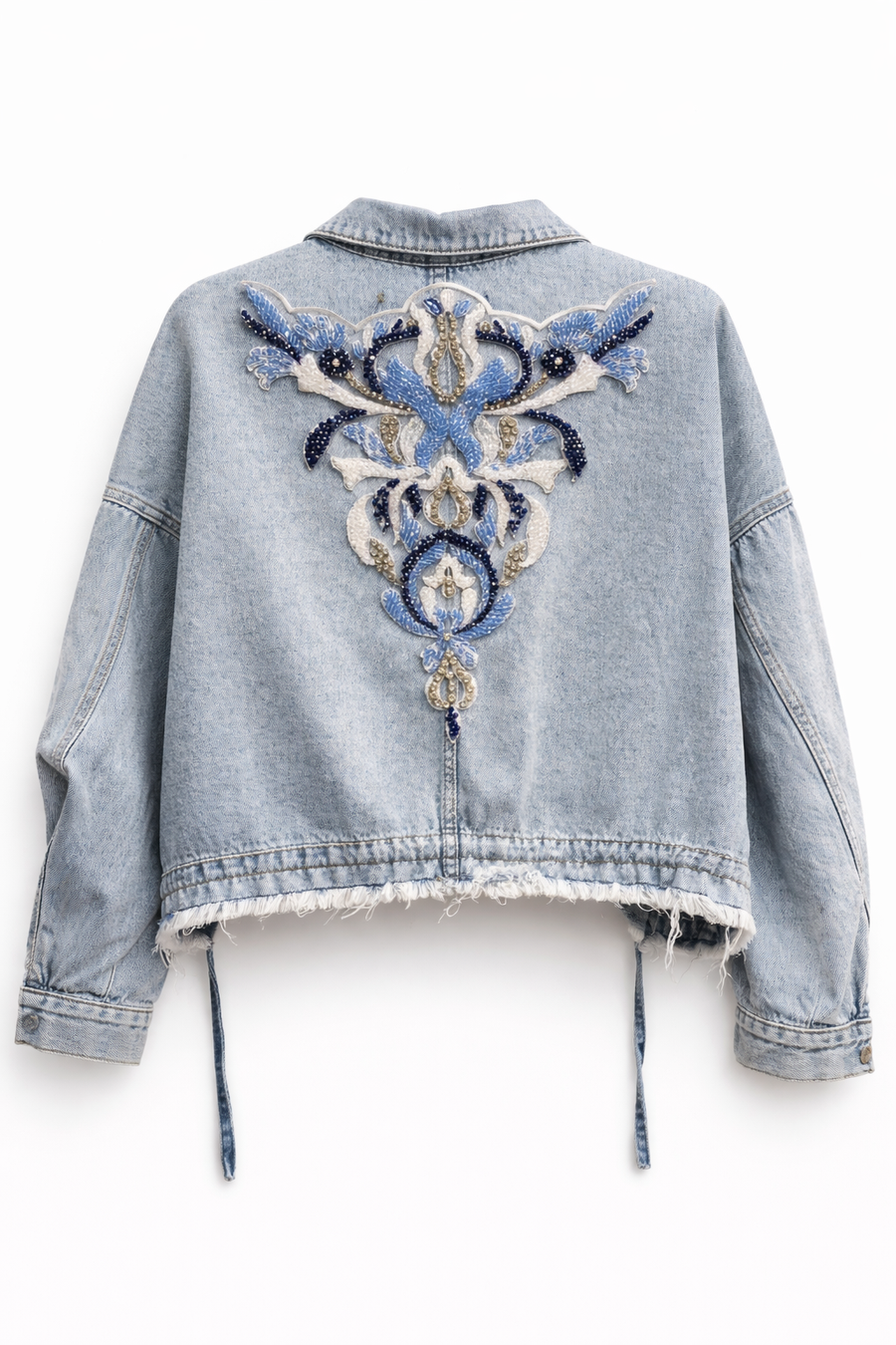 Sırt ve Ön İşlemeli Kot Ceket