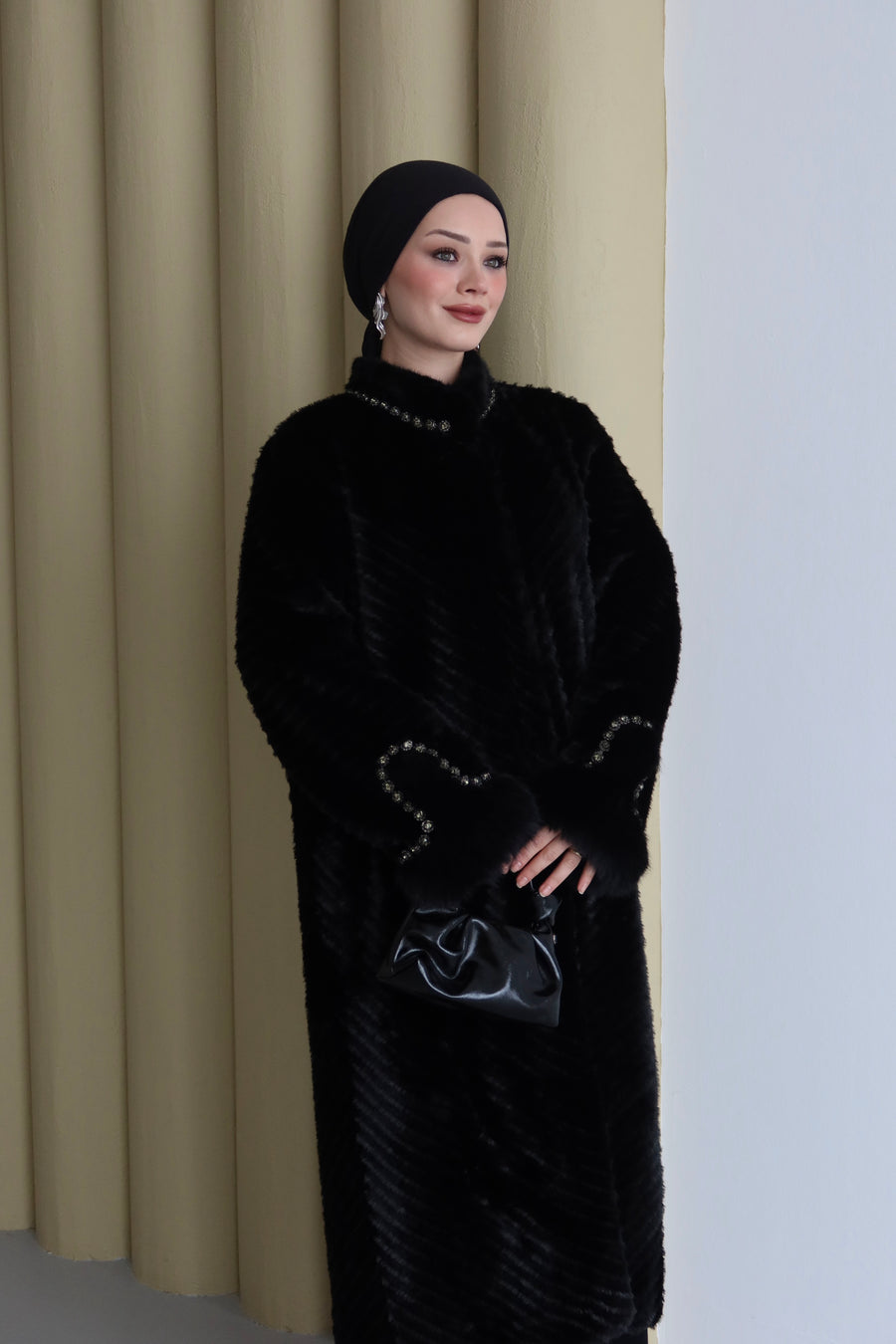 Kürk Taş Detaylı Kaban Siyah