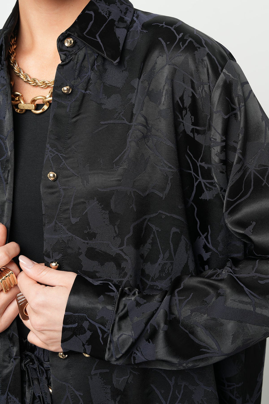 ORF-Siyah Çiçek Desenli Saten Oversize Gömlek