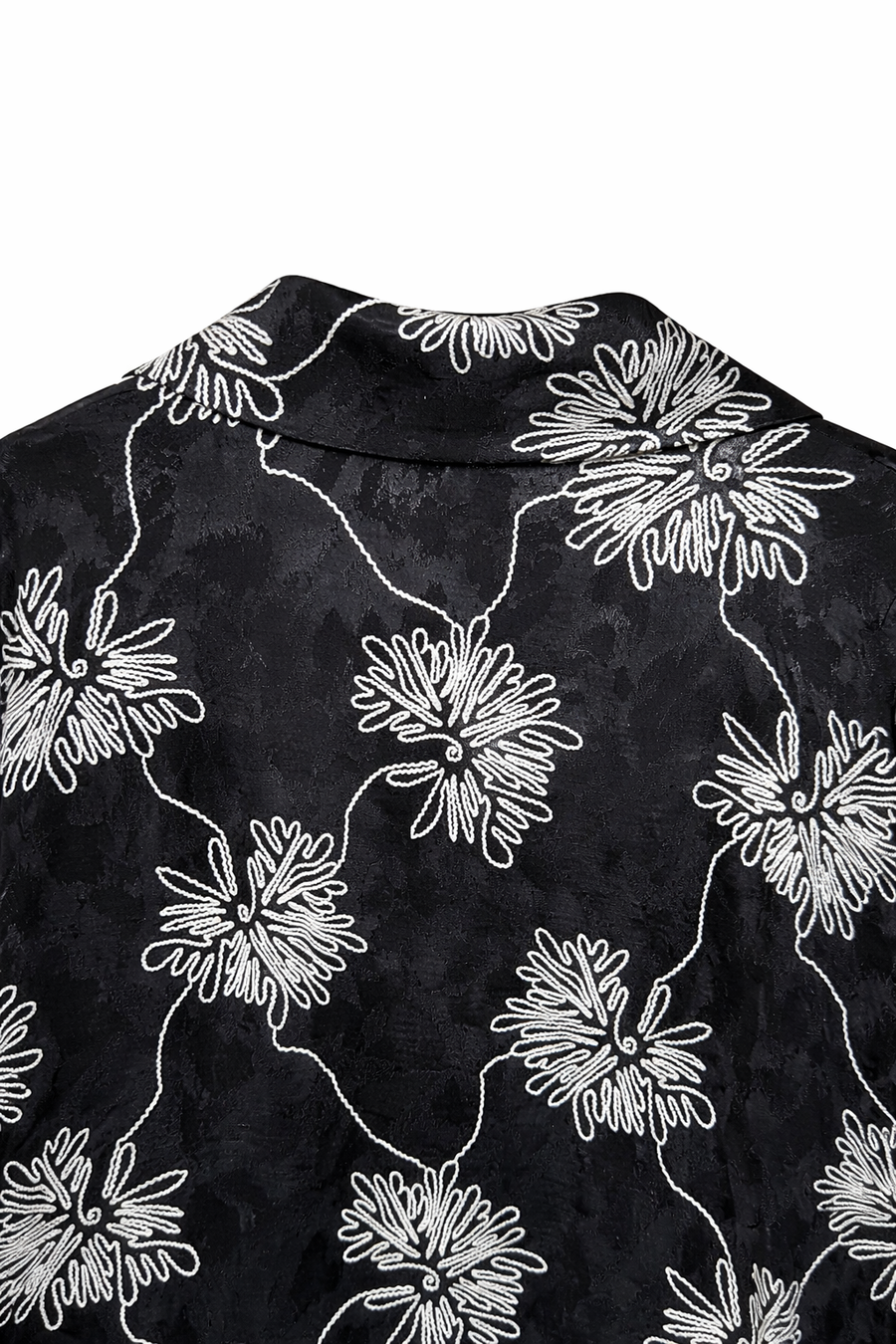 Çiçek Desenli Siyah Jakarlı Elbise