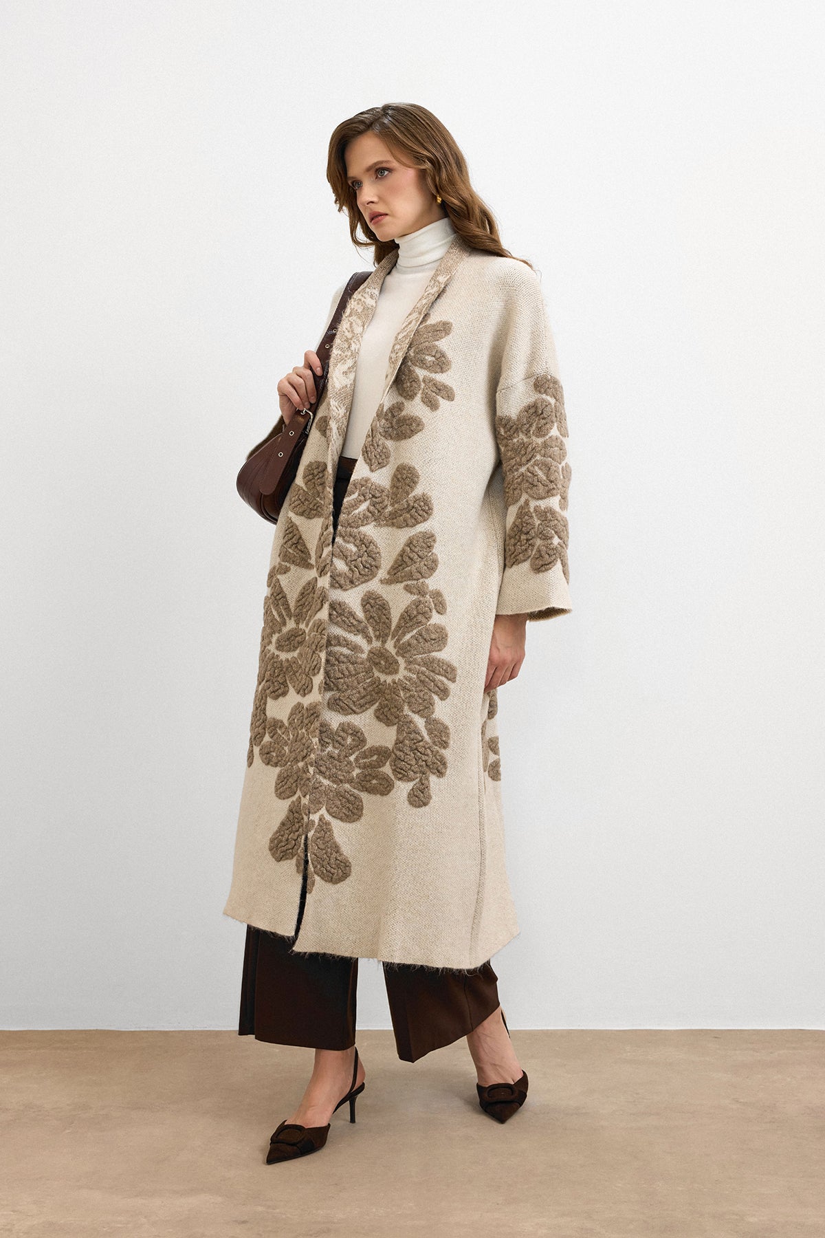 Çiçek Desenli Uzun Hırka Krem