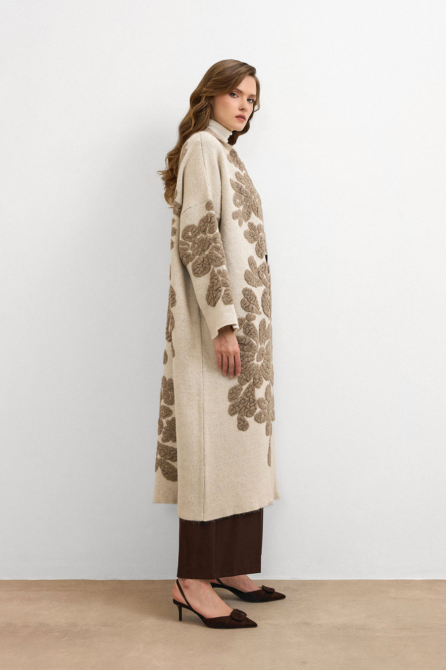 Çiçek Desenli Uzun Hırka Krem