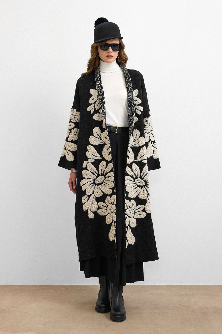 Çiçek Desenli Uzun Hırka Siyah