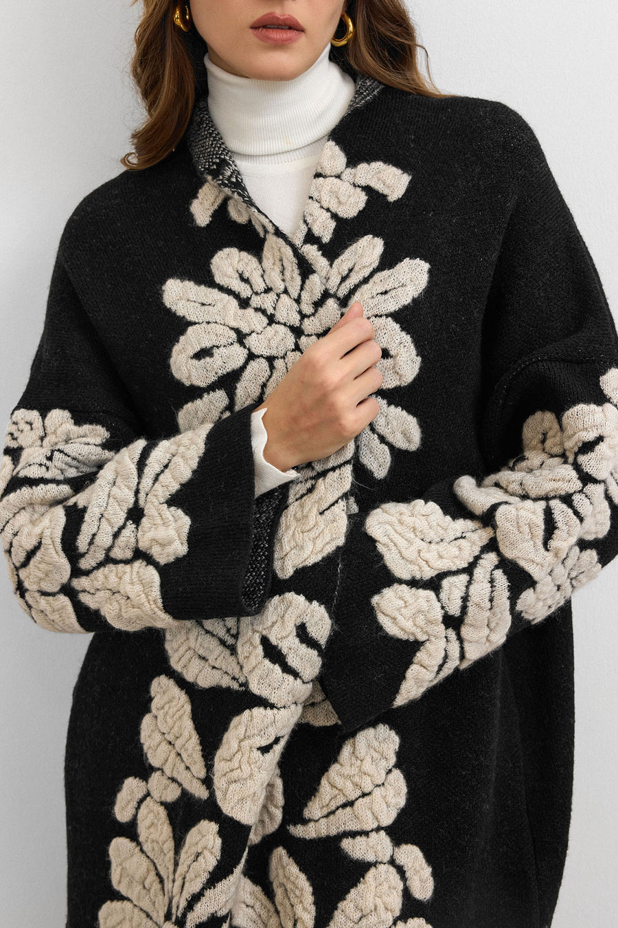 Çiçek Desenli Uzun Hırka Siyah