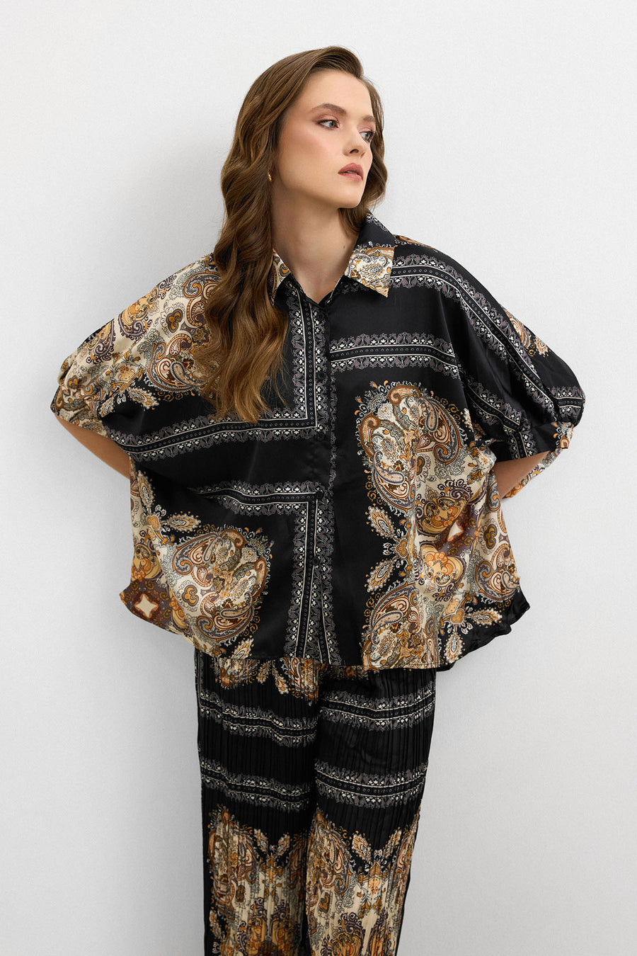 Barok Desen Saten Takım – Siyah Gold