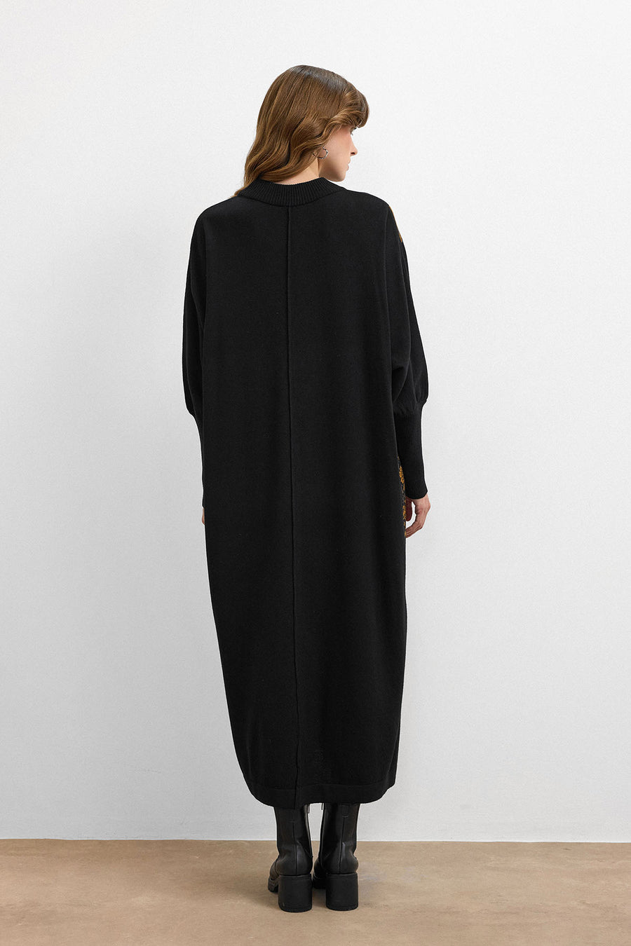 Kuzu Yünlü Çiçek Patchli Elbise – Sarı