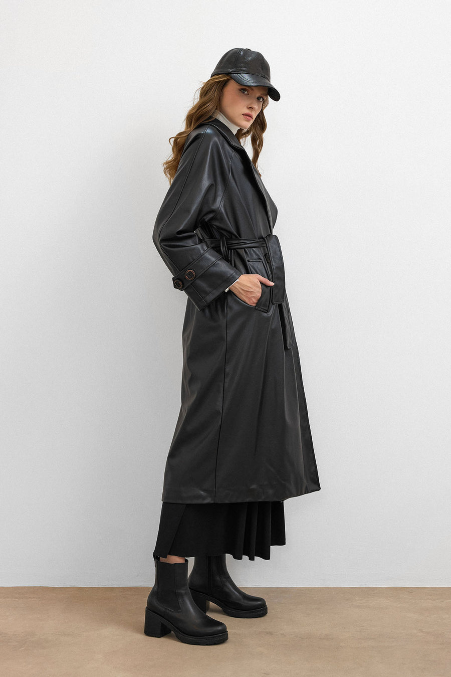 RS-Kuşaklı Deri Trenç Siyah