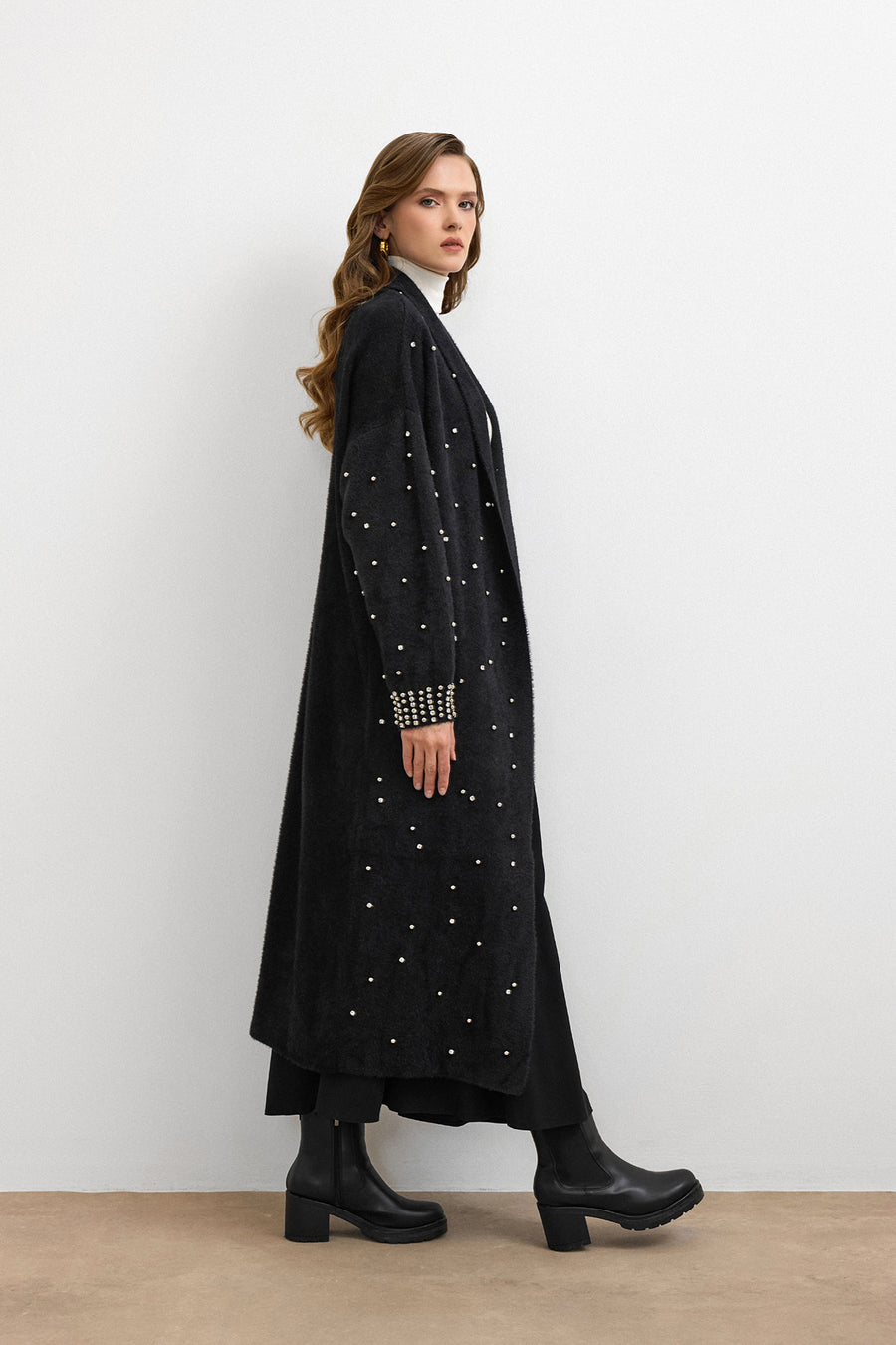 Kolları İnci Detaylı Sakal Hırka - Siyah