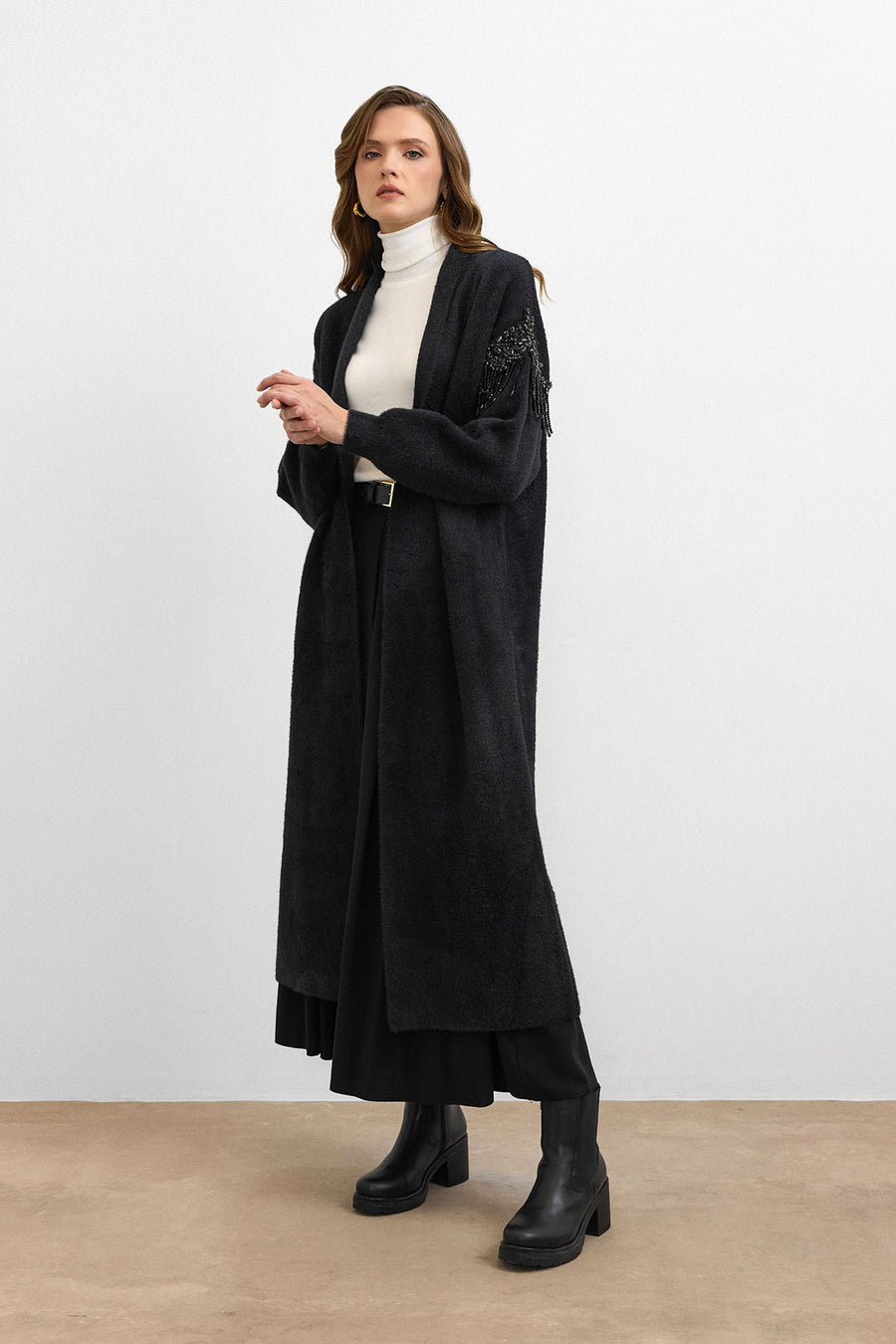 Omuz Taş İşlemeli Uzun Hırka Siyah