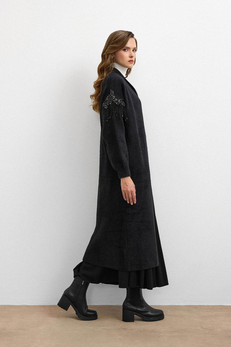 Omuz Taş İşlemeli Uzun Hırka Siyah