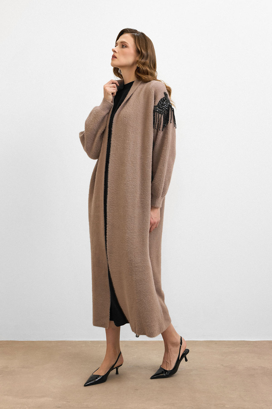 Omuz Taş İşlemeli Uzun Hırka Vizon