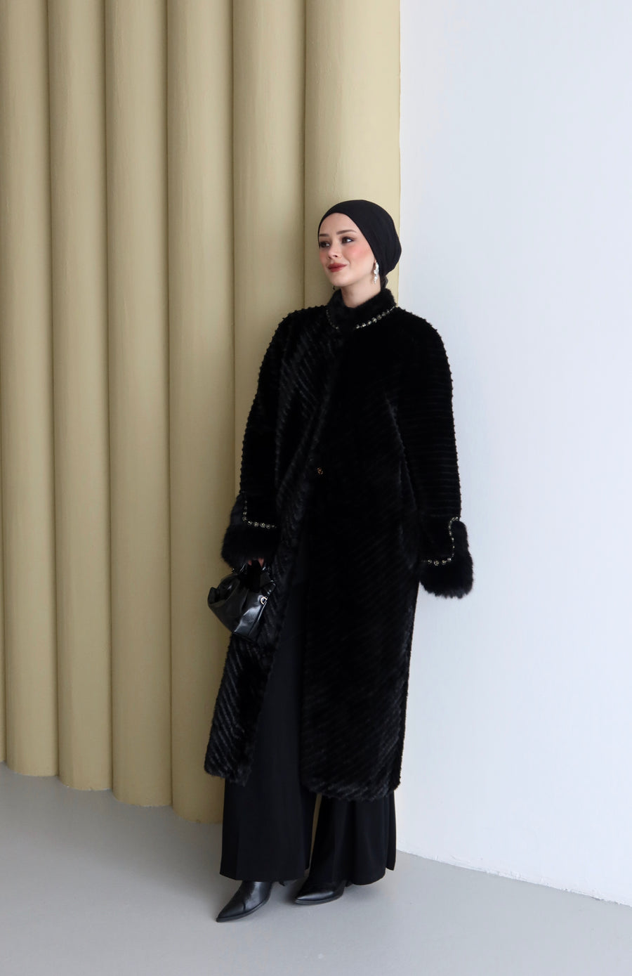 Kürk Taş Detaylı Kaban Siyah