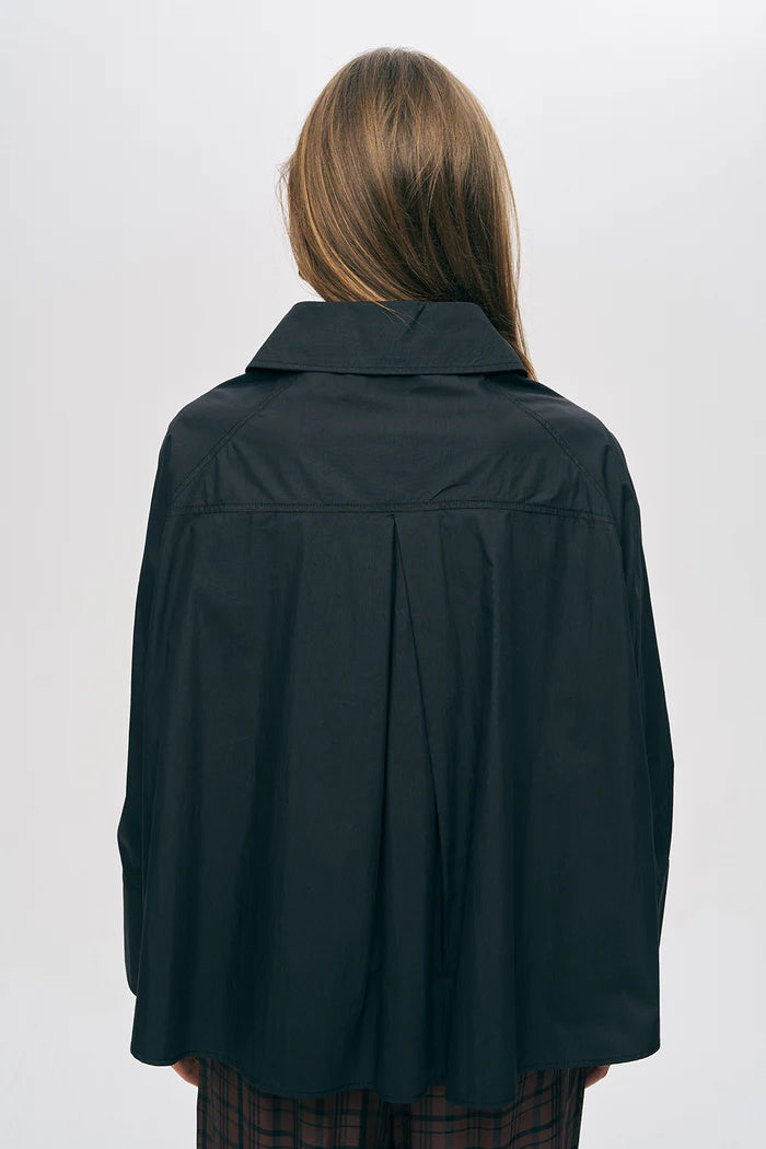 ORF-Kruvaze Görünümlü Modern Kesim Siyah Gömlek