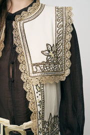 ORF-İşlemeli ve Geniş Yakalı Natur Renk Şık Yelek