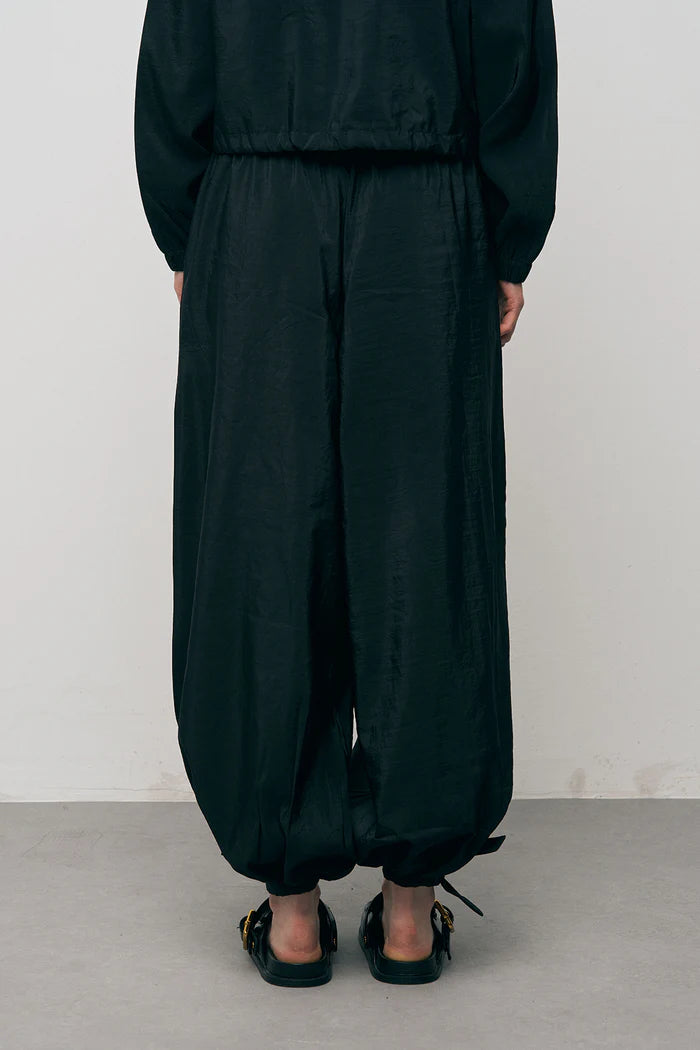 ORF-Bağlama Detaylı Lastikli Paça Siyah Pantolon