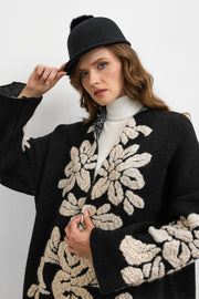 Ponpon Detaylı Siyah Keçe Şapka