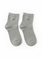 Minimal Kalp Desenli Çorap