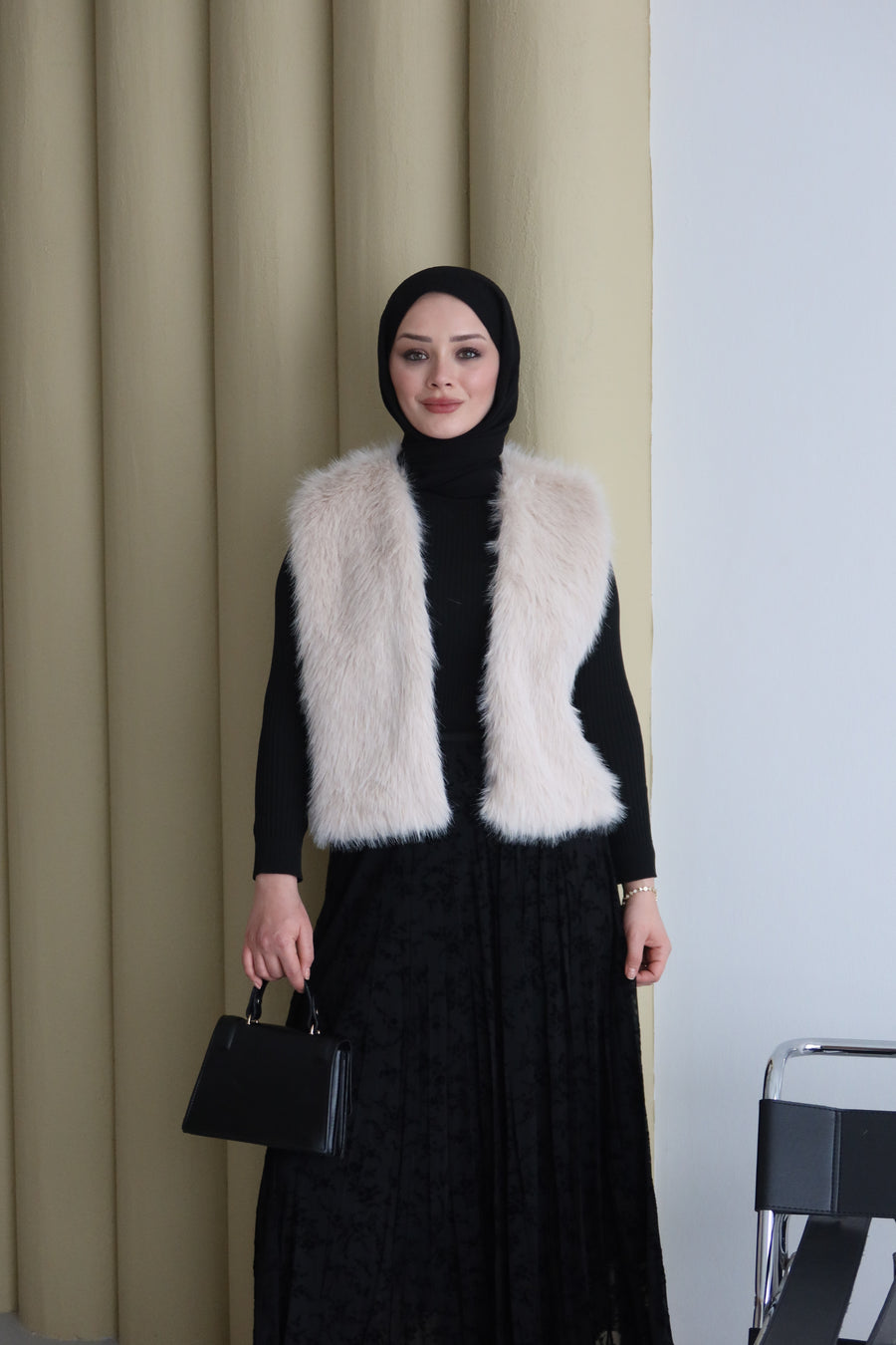 Düz Desen Kısa Kürk Yelek-Krem