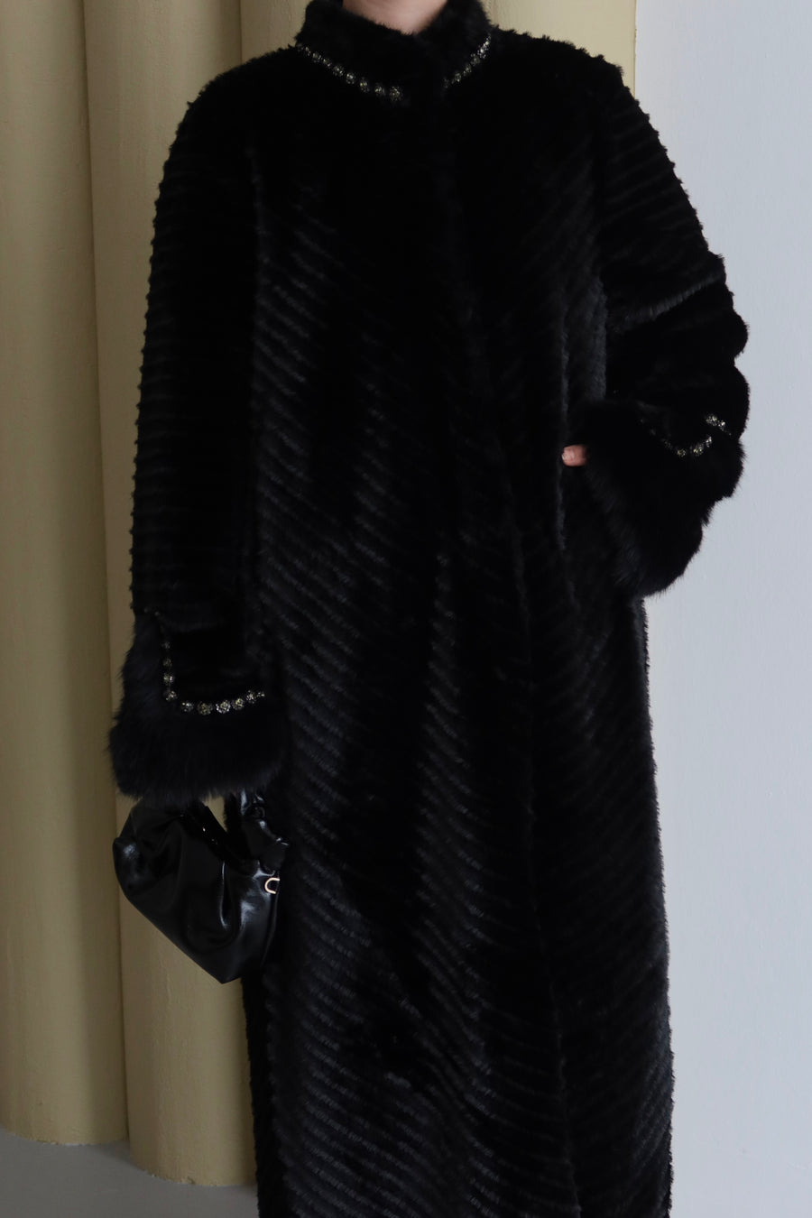 Kürk Taş Detaylı Kaban Siyah