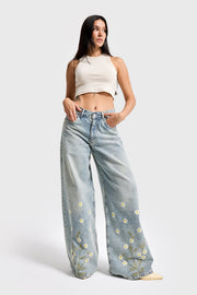 Çiçek Nakışlı Tasarım Denim Jean