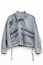 Sırt ve Ön İşlemeli Kot Ceket