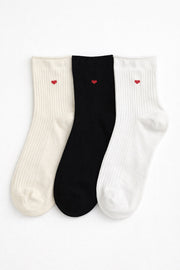 Minimal Kalp Desenli Çorap 3’lü Set