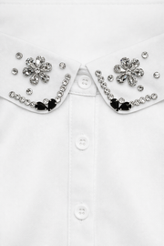 Taş Detaylı Klasik Beyaz Seyyar Yakalık