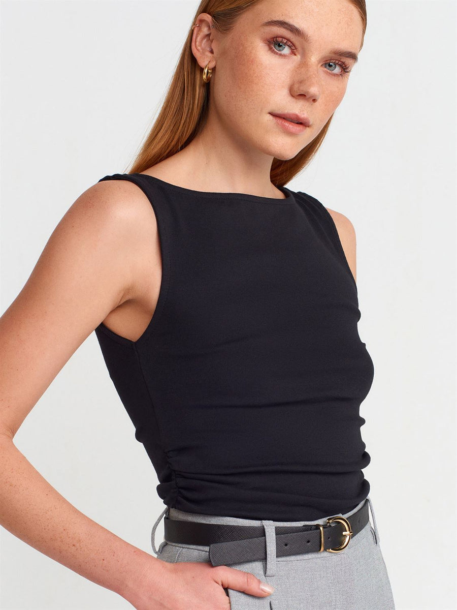 31589 Büzgülü Kayık Yaka Top-Siyah