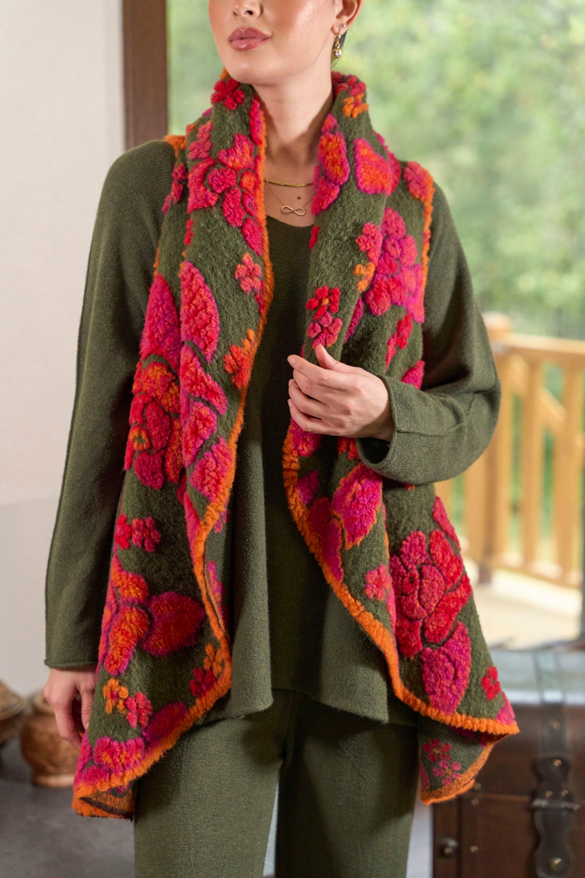 Rana Subaşı Desenli Keçe Yelek -2006