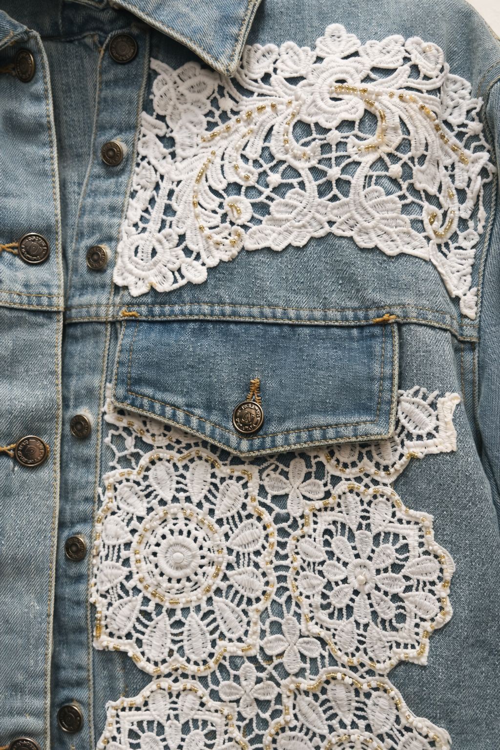 Nakış Detaylı Kot Ceket