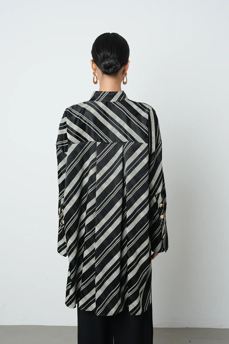 Siyah Jakarlı Çizgi Desenli Gömlek - 34719