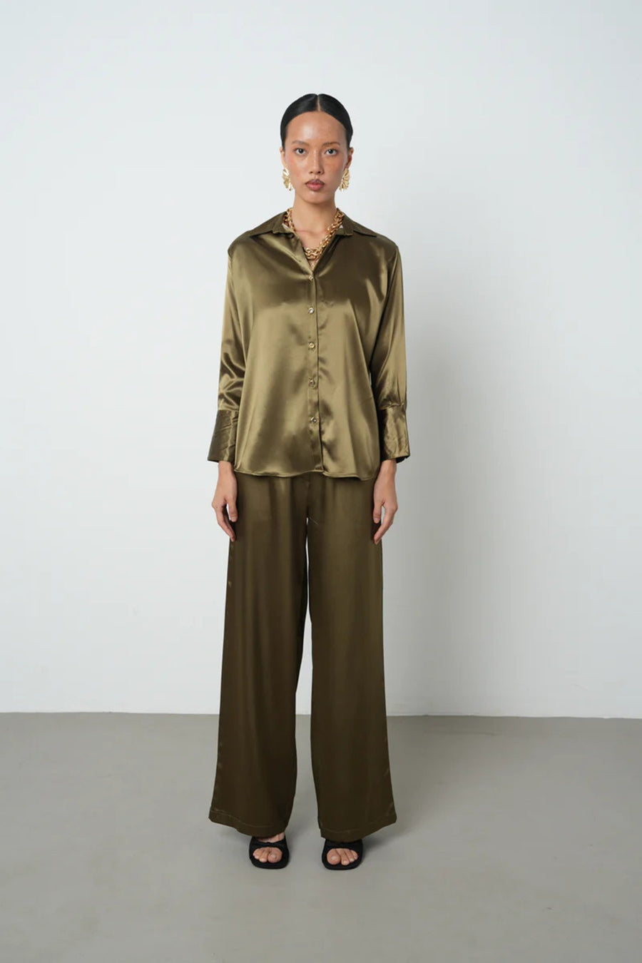 V Yaka Haki Saten Gömlek –  34706