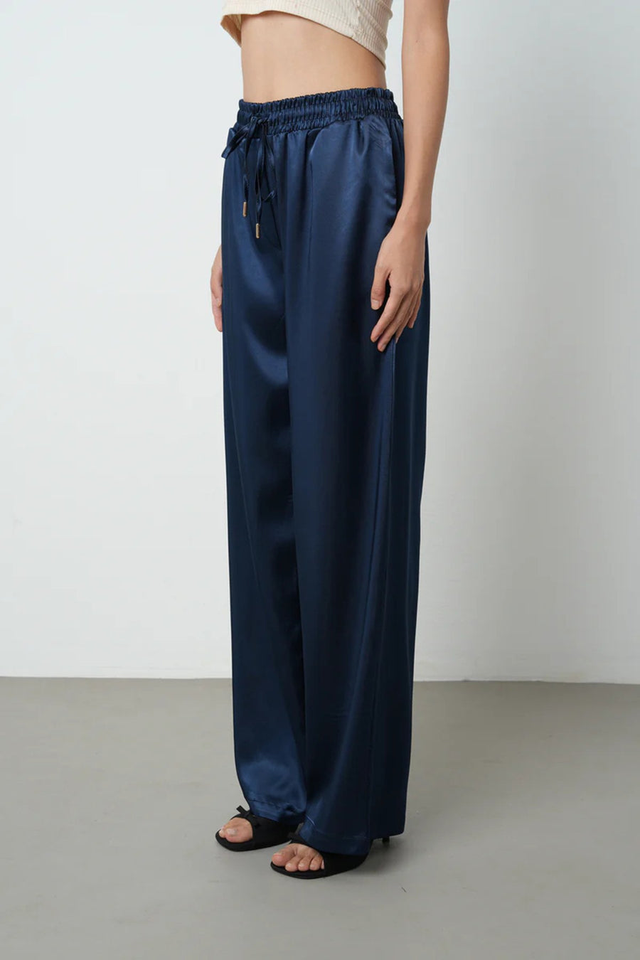 Lacivert Saten Bol Paça Kadın Pantolon - 45292