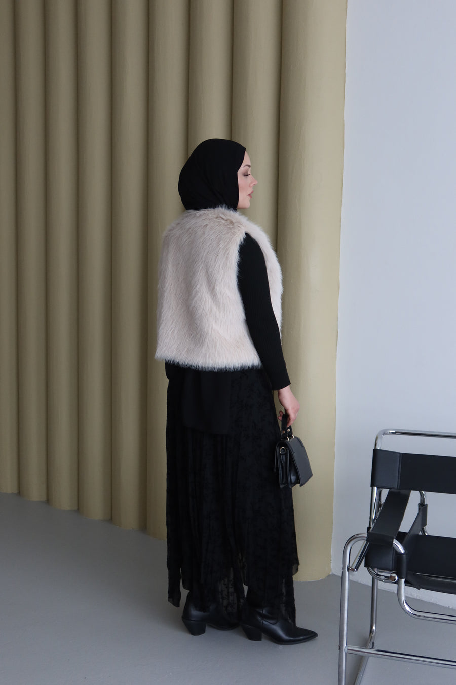 Düz Desen Kısa Kürk Yelek-Krem