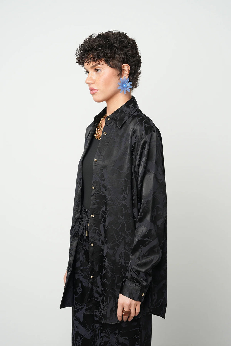 ORF-Siyah Çiçek Desenli Saten Oversize Gömlek