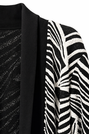 Zebra Desenli Hırka