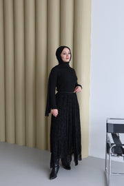 Asimetrik Uçları Dalgalı Kadife Detaylı Etek Siyah