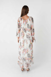 Zarif Çiçek Bahçesi: Şifon Desenli Elbise