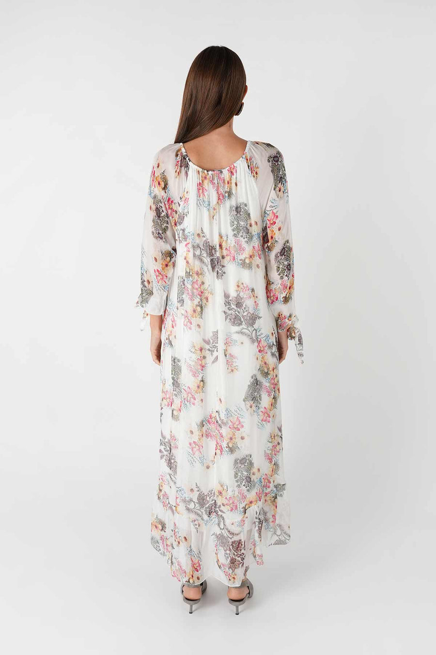 Zarif Çiçek Bahçesi: Şifon Desenli Elbise