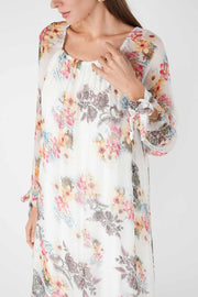 Zarif Çiçek Bahçesi: Şifon Desenli Elbise