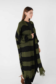 Yandan Bağcıklı Püsküllü Hırka Siyah-Haki