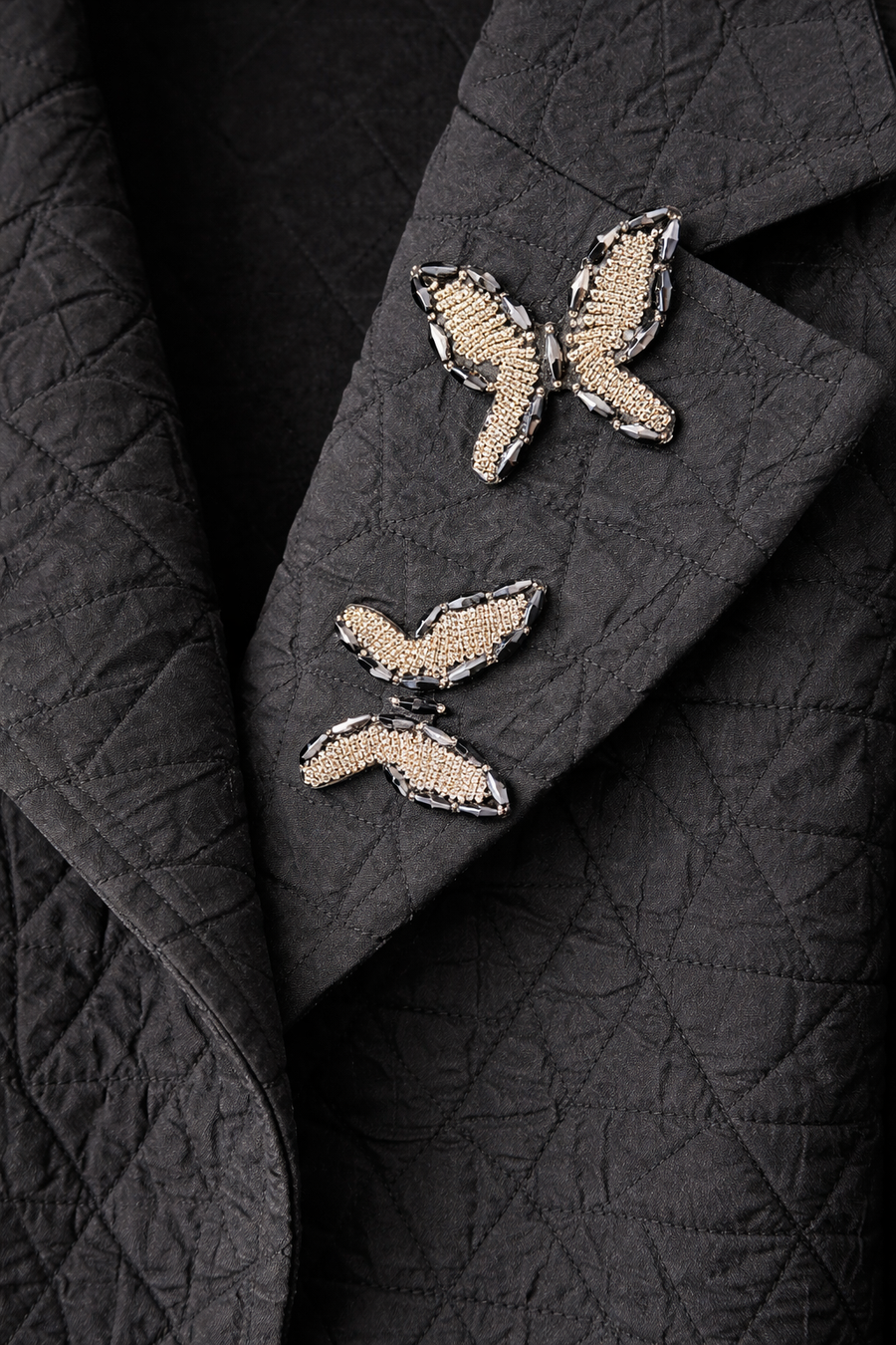 Kelebek Detaylı Kapitone Uzun Kaban