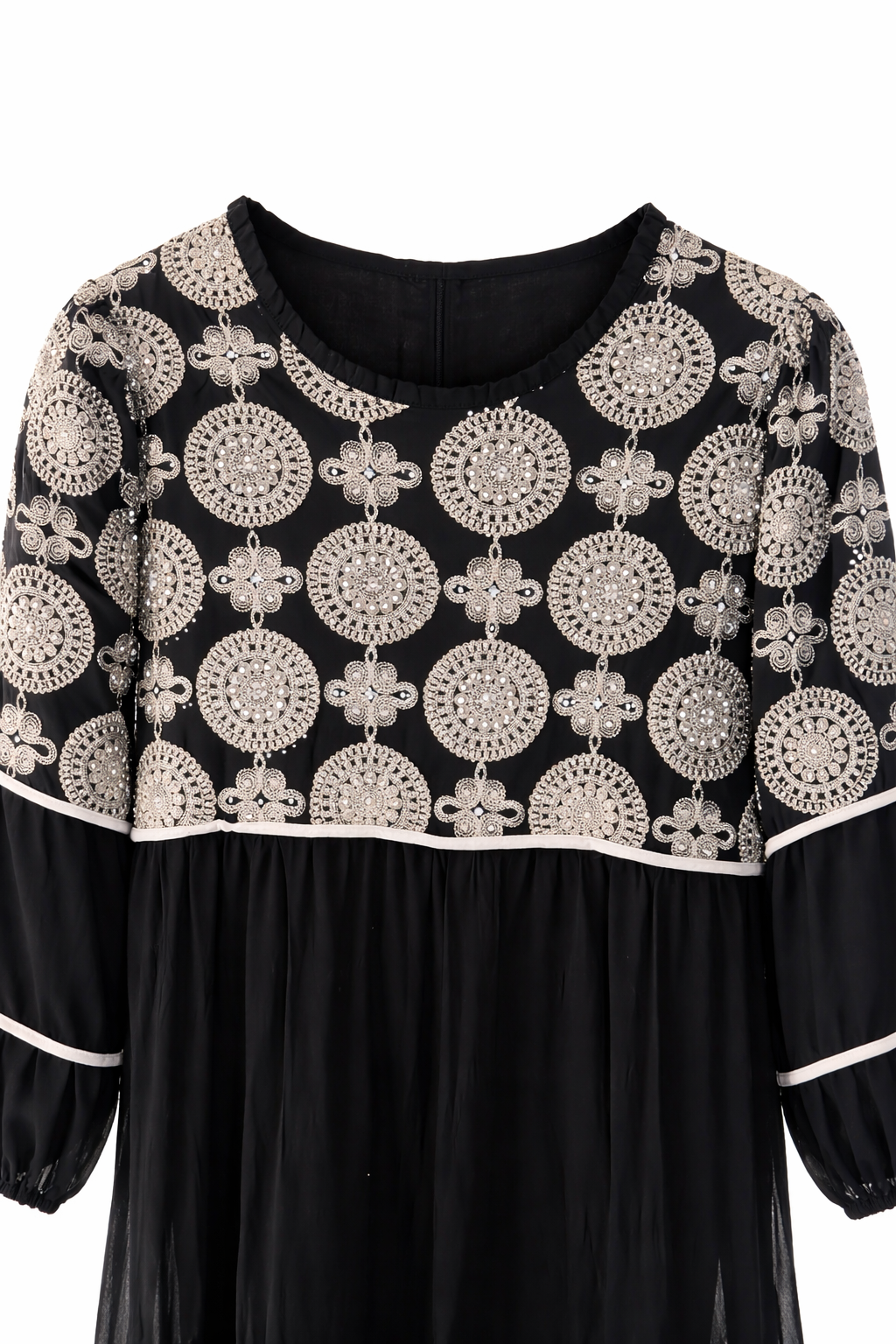 Dantel İnci İşlemeli Katlı Maksi Elbise-Siyah