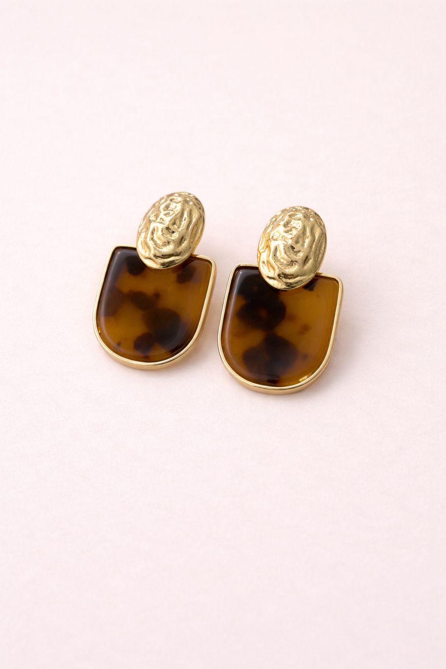 Amber Dokulu Gold Statement Küpe-26SS1002