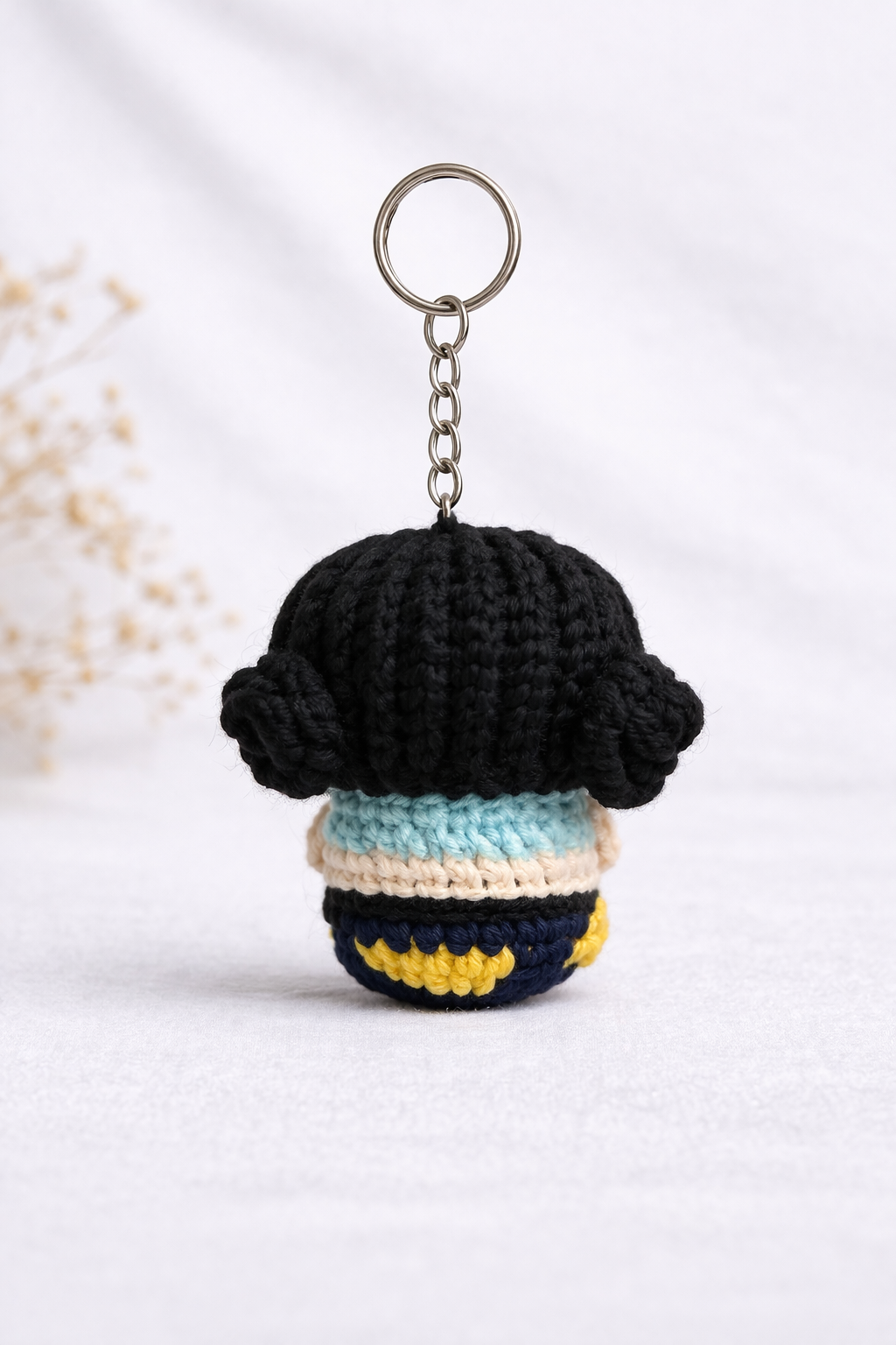 Siyah Saçlı Masal Kız Amigurumi Anahtarlık  -RS1210
