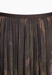 Asimetrik Uçları Dalgalı Etek