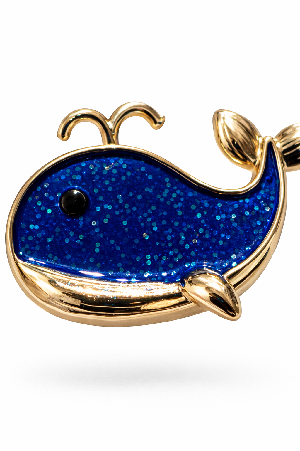 Balina Figürlü Broş