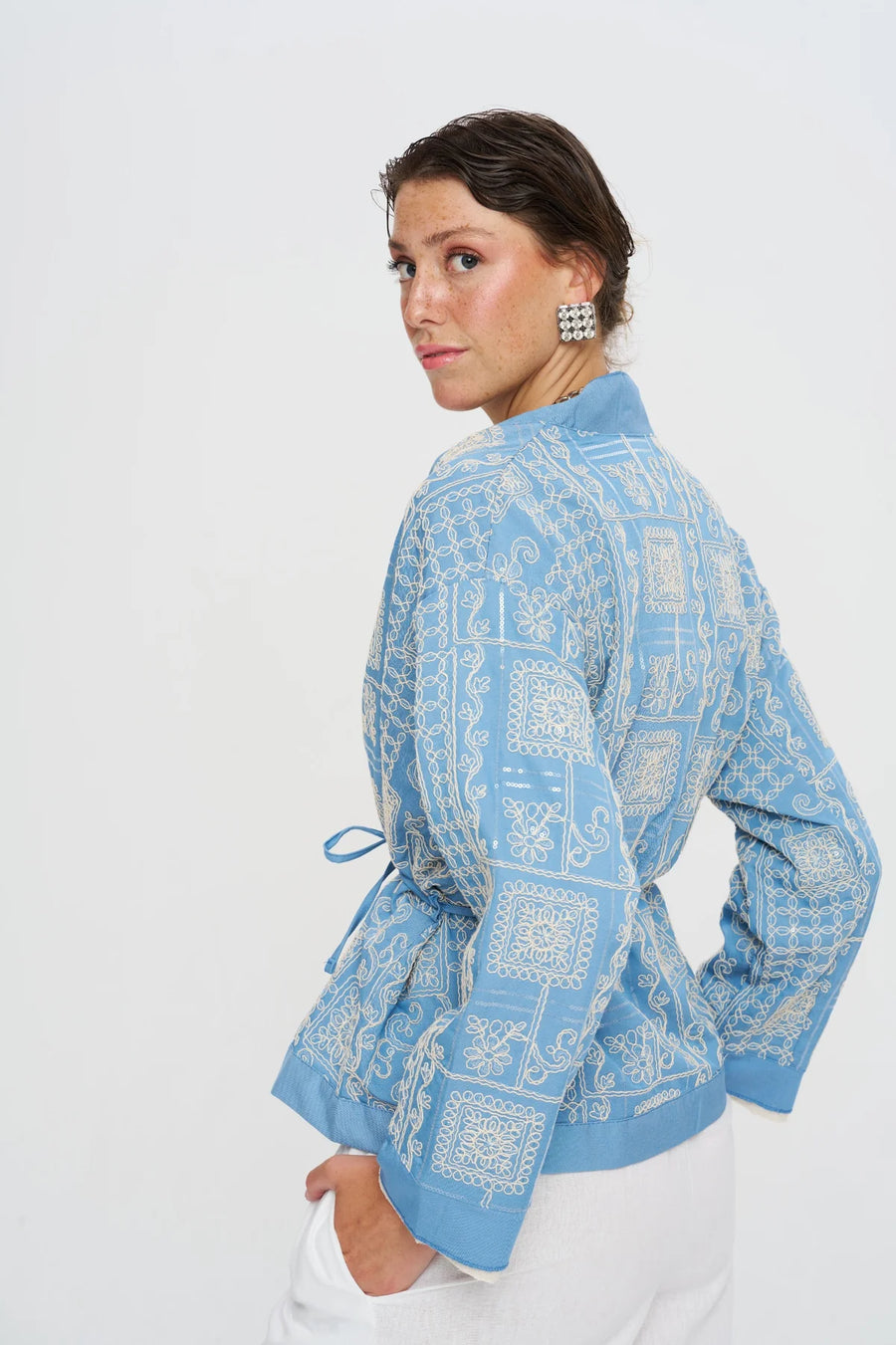 Etnik Nakışlı Kuşaklı Kısa Kimono-RS34920