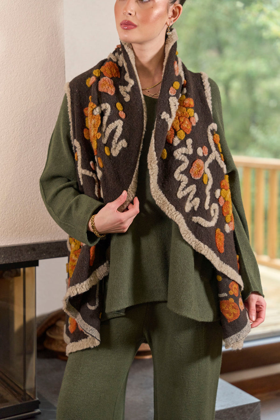 Rana Subaşı Desenli Keçe Yelek