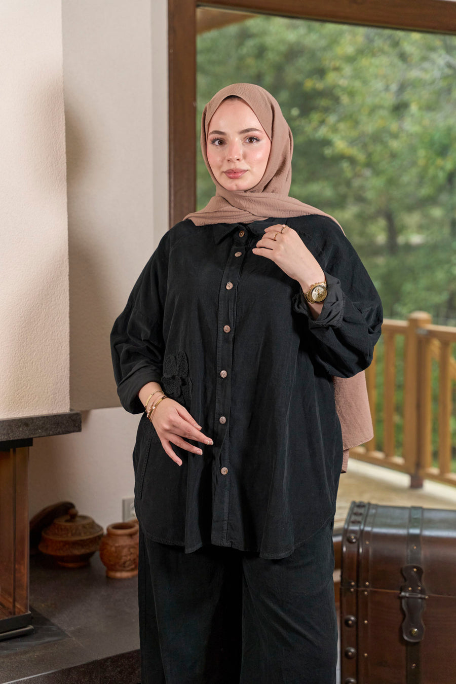 FLR-04 Kadife Çiçek Detaylı Takım-Siyah